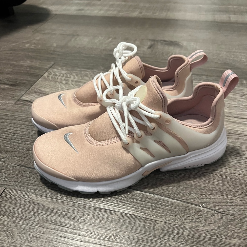 Nike Presto Cream/Pinkish color